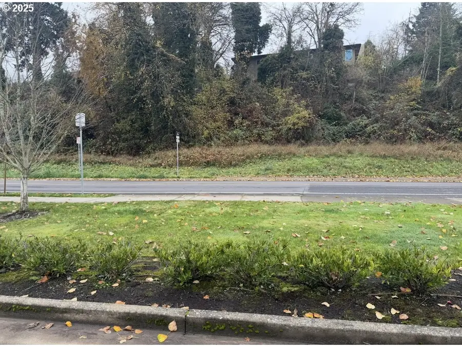 623 Mcclaine St, Silverton, OR 97381 - Image #2