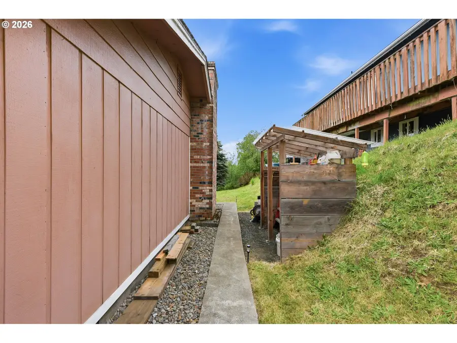 740 H St, Coos Bay, OR 97420 - #3