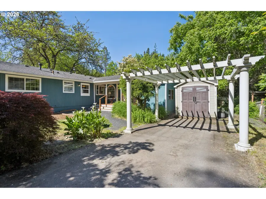 10835 SW 39th Ave, Portland, OR 97219 - #2