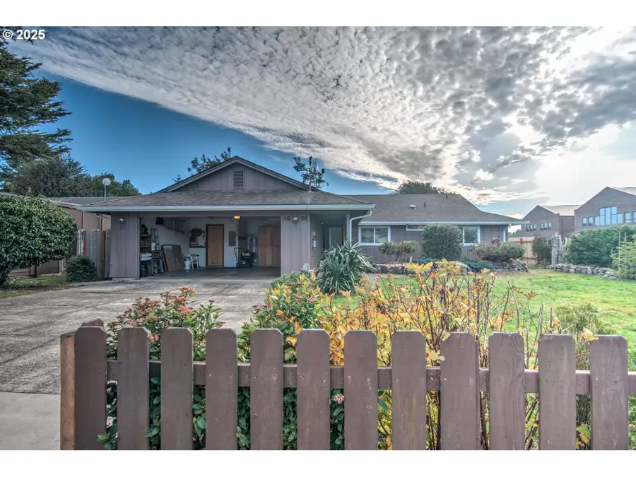 1620 26th St, Florence, OR 97439 - Image #2