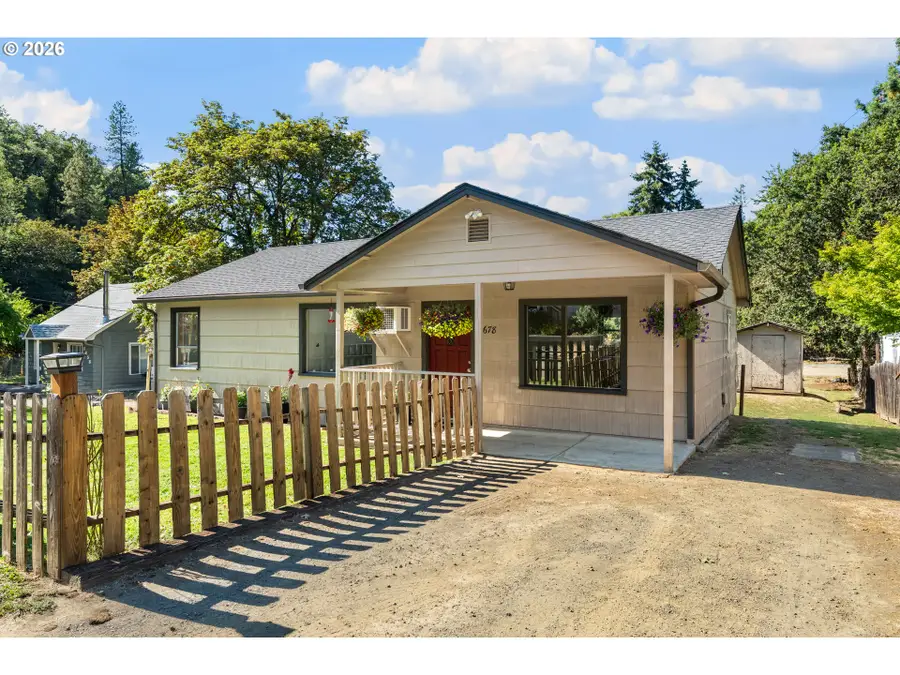 1678 SE Deer Creek Dr, Roseburg, OR 97470 - #3