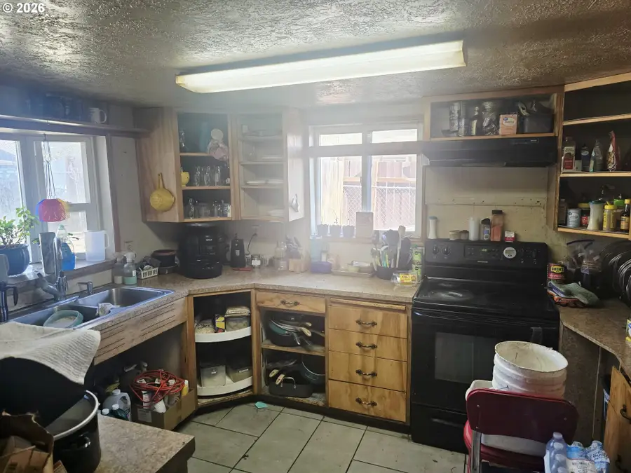 2005 Cove Ave, La Grande, OR 97850 - #3