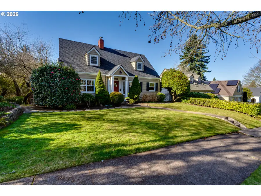 2096 Charnelton St, Eugene, OR 97405 - #2