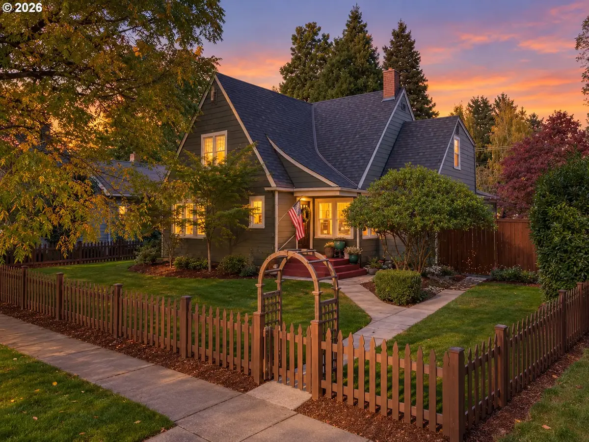 471 Montgomery St, Woodburn, OR 97071 - #1