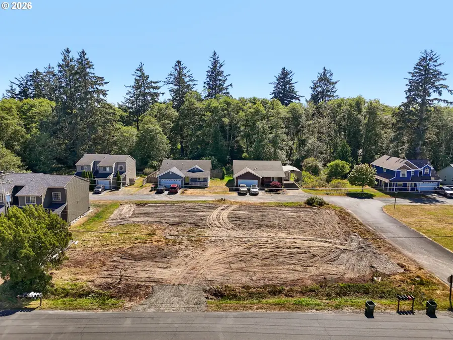 590 7th Ave, Hammond, OR 97121 - #3