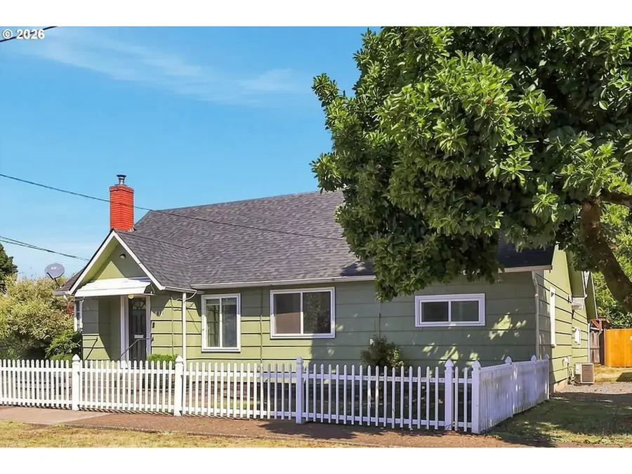 411 NE Yamhill St, Sheridan, OR 97378 - #2