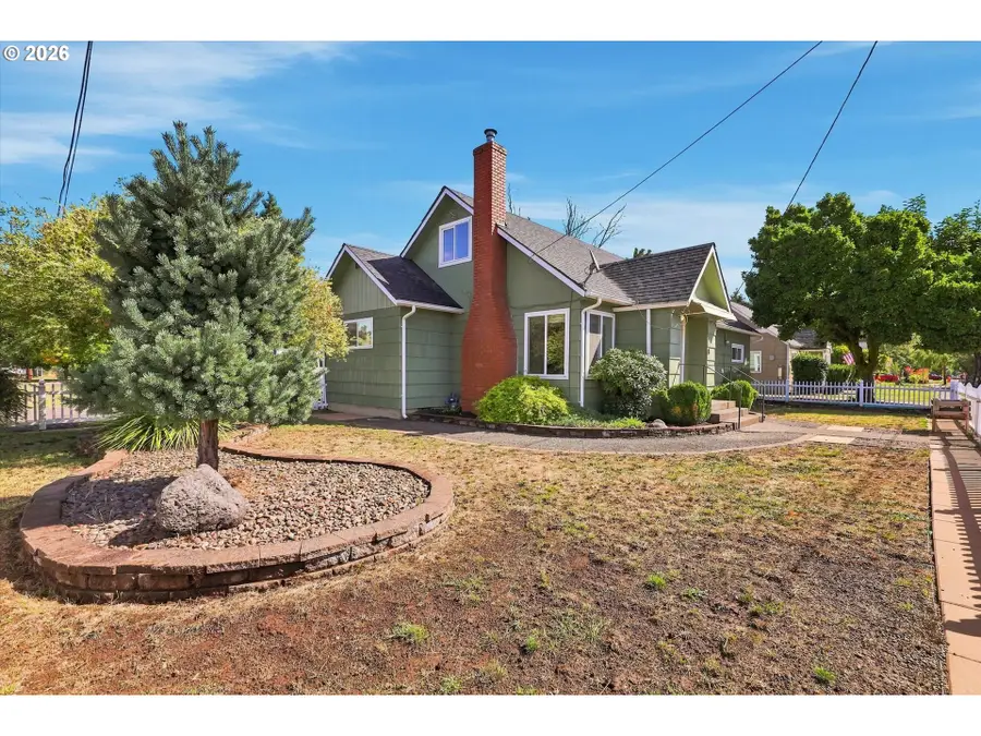411 NE Yamhill St, Sheridan, OR 97378 - #3