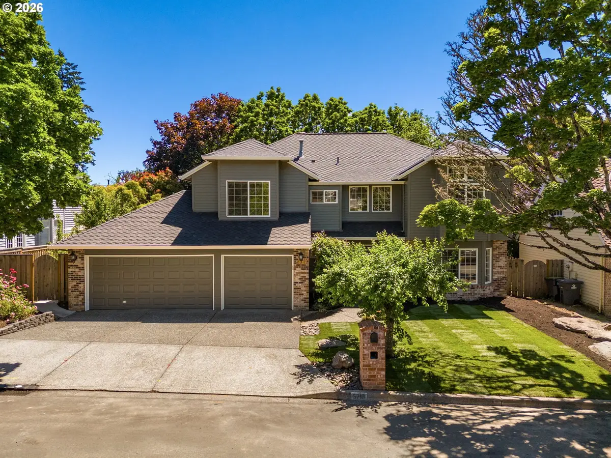 5710 Southwood Dr, Lake Oswego, OR 97035 - #1