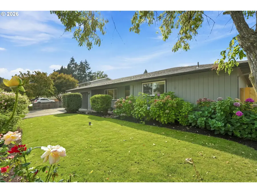 992 Travis Ave, Eugene, OR 97404 - #2