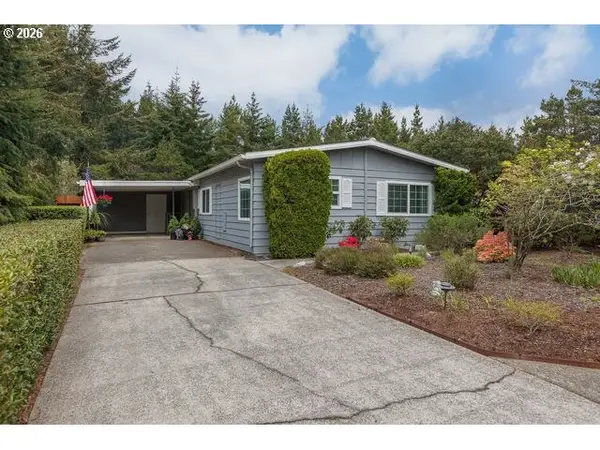 1600 Rhododendron Dr, Florence, OR 97439
