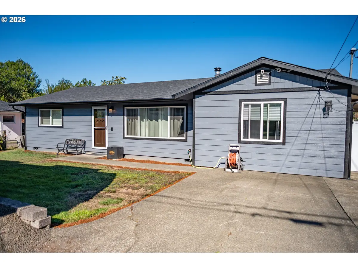 1654 Carlisle Ln, Myrtle Point, OR 97458 - #1