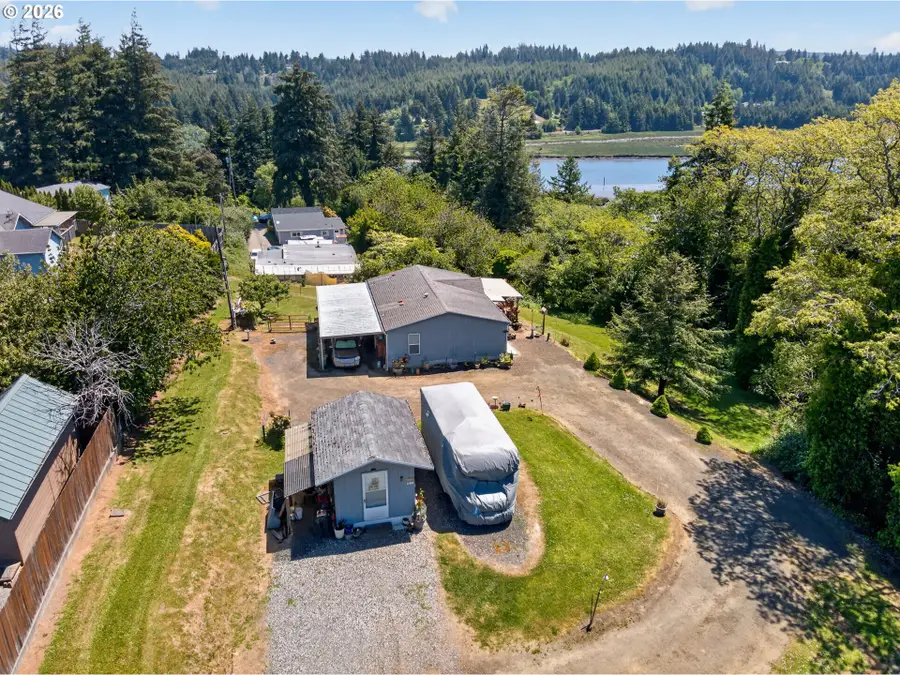 93736 Bay Park Ln, Bunker Hill, OR 97420 - #2