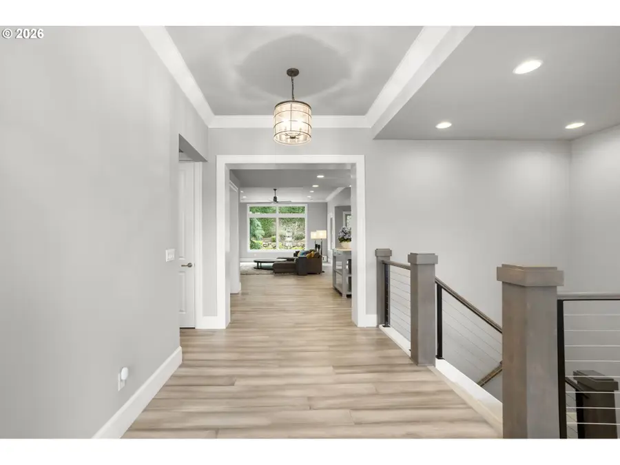 2126 Wembley Pl, Lake Oswego, OR 97034 - #3