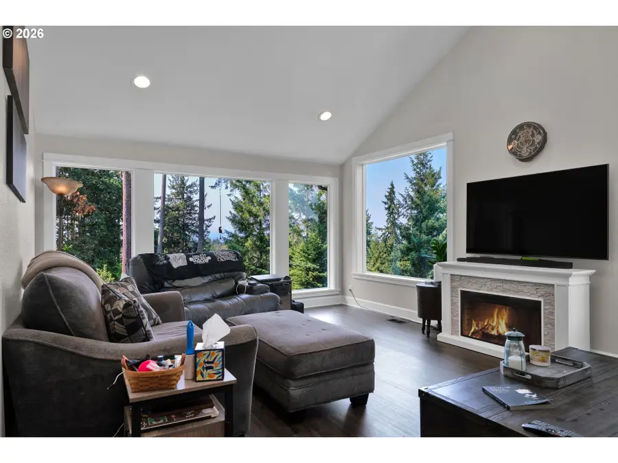 3343 Bentley Ave, Eugene, OR 97405 - #3