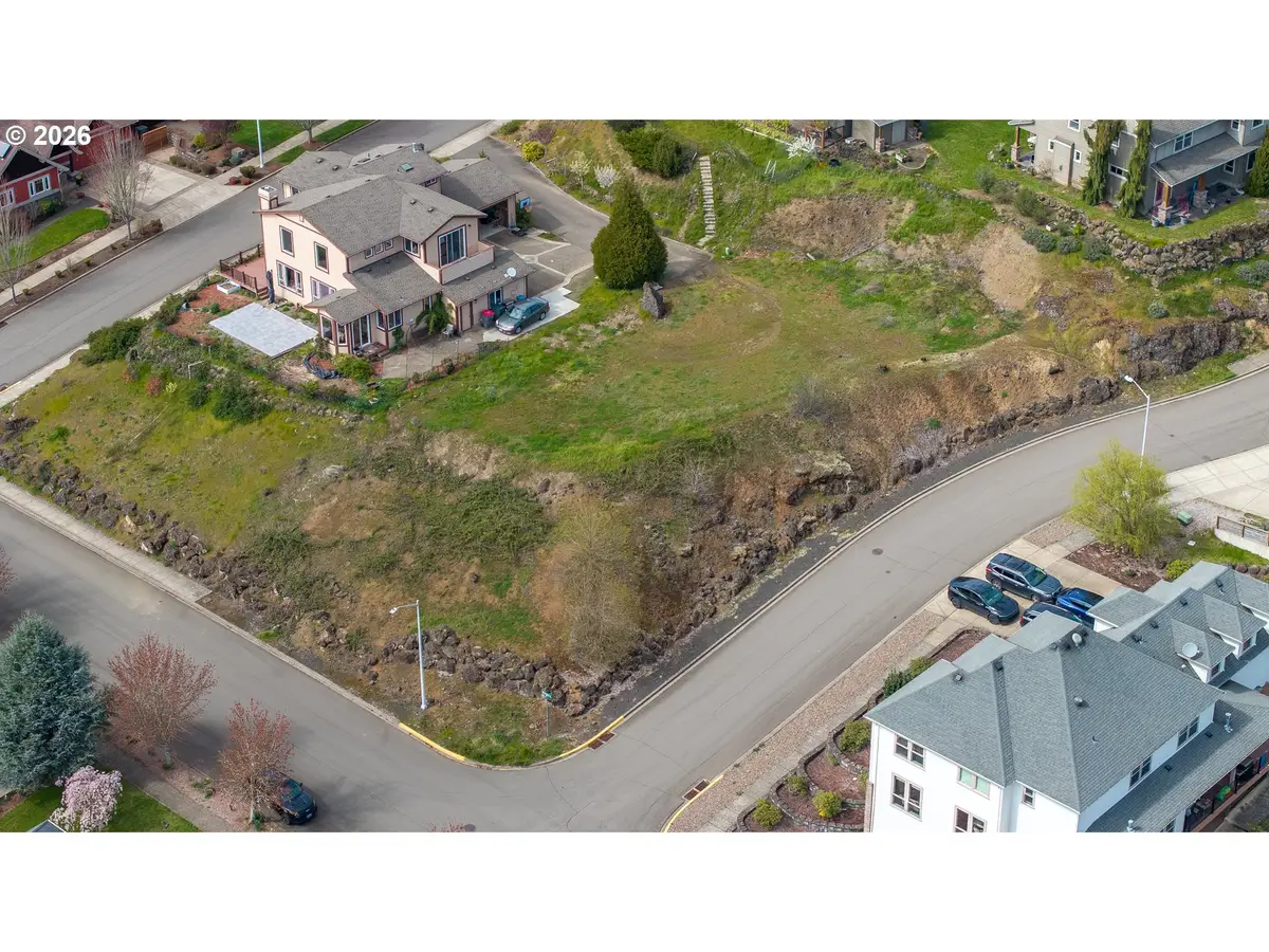 2683 NW Mt Hood Dr, McMinnville, OR 97128 - #1