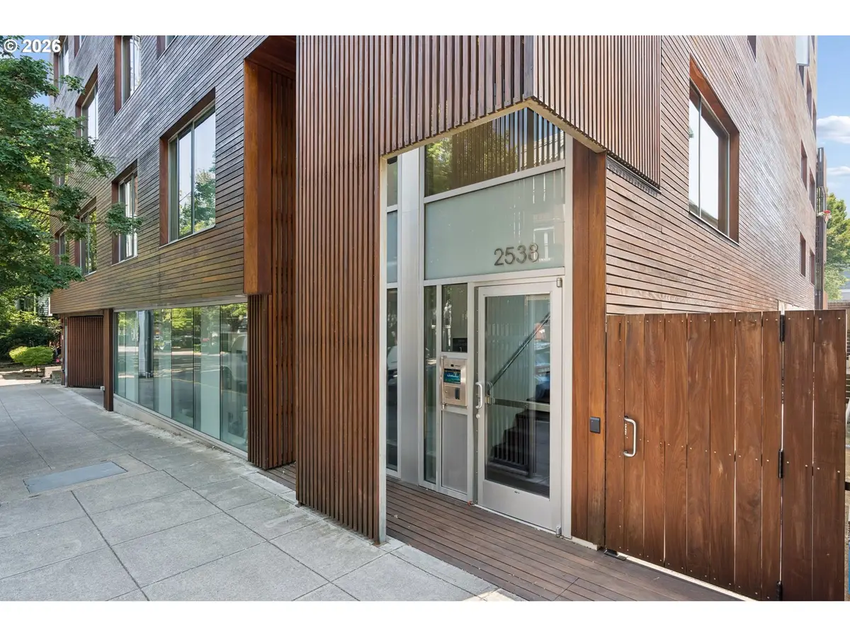 2538 NW Thurman St #202, Portland, OR 97210 - #1