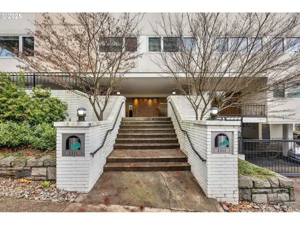 2211 SW Park Pl #403, Portland, OR 97205