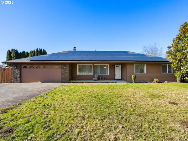 2142 Lewis River Rd, Woodland, WA 98674