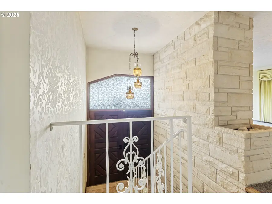 14344 NE Fremont Ct, Portland, OR 97230 - Image #3