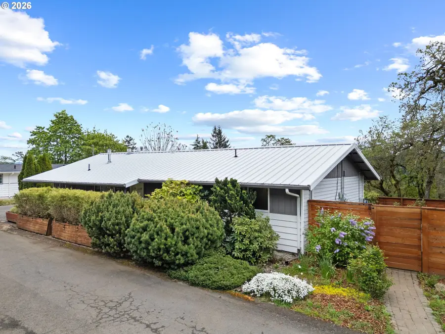 4711 Falls View Ave, West Linn, OR 97068 - #3