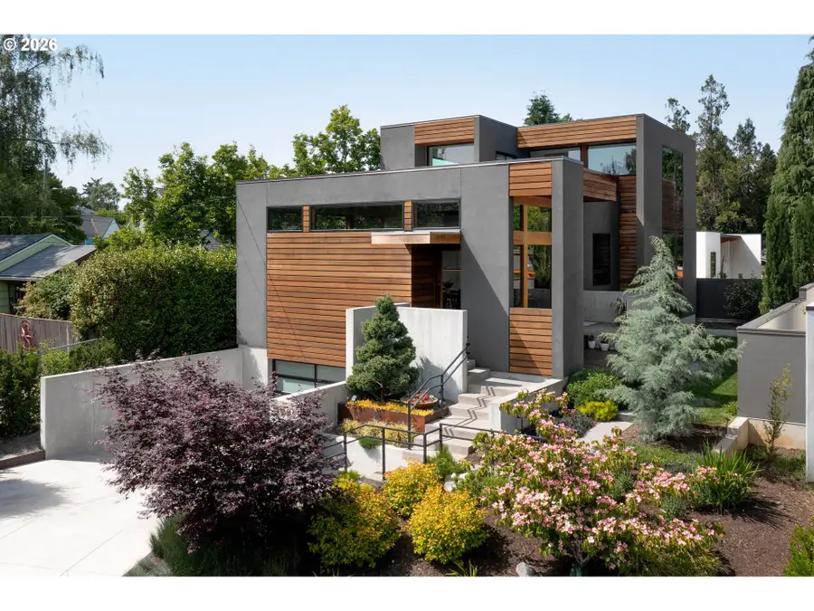 3961 SE Berkeley Way, Portland, OR 97202 - #2