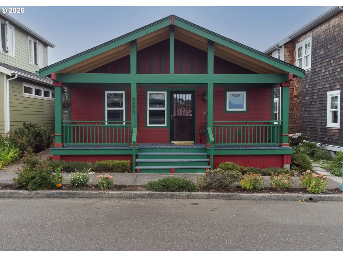 255 23rd St, Astoria, OR 97103 - #1