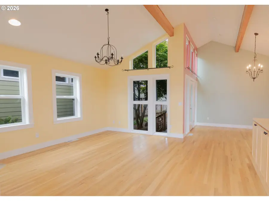 255 23rd St, Astoria, OR 97103 - #3