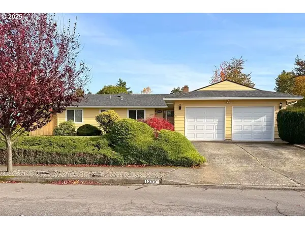 1350 NE Cochran Dr, Gresham, OR 97030