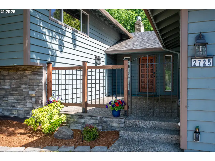 2725 SE Hollyhock Ct, Hillsboro, OR 97123 - #2