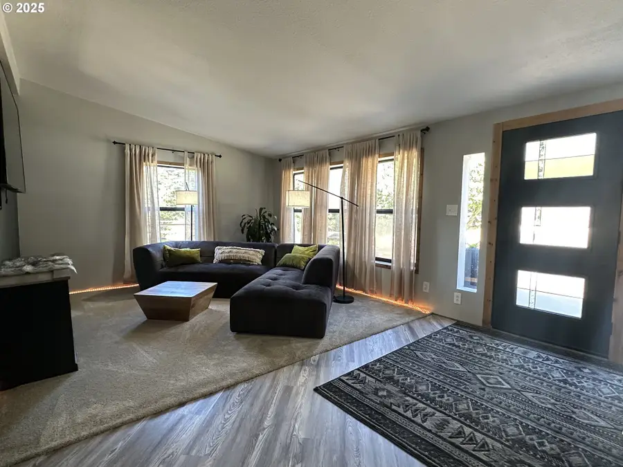 97450 Kadora Ln, North Bayside, OR 97459 - Image #2