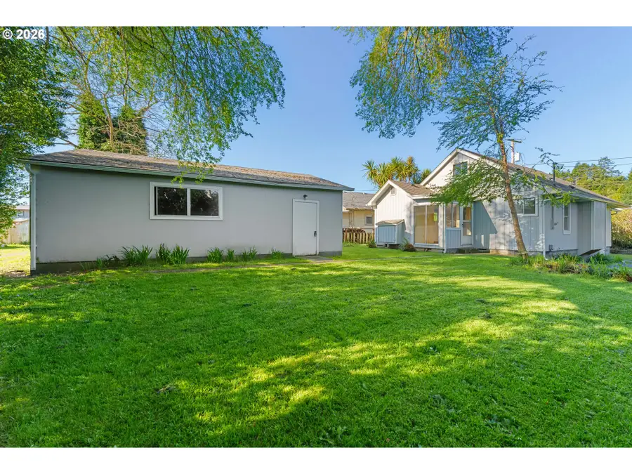 Madrona St, North Bend, OR 97459 - #3