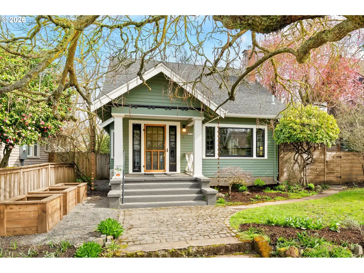 5916 N Moore Ave, Portland, OR 97217 - #1