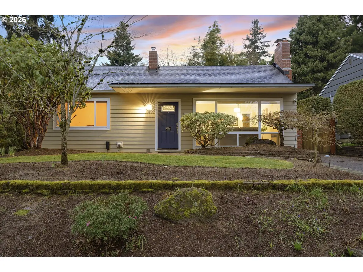 4005 SE Lexington St, Portland, OR 97202 - #1