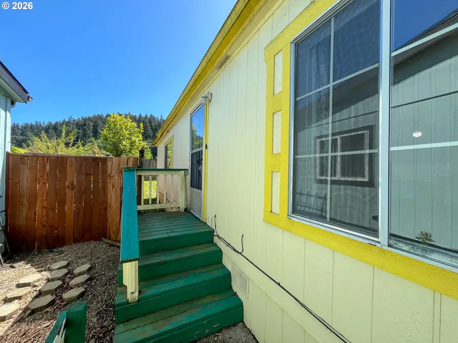 5660 Daisy St #48, Springfield, OR 97478 - #2