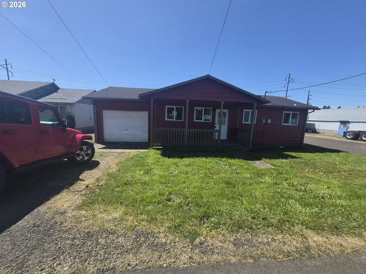 406 Evergreen Dr, Tillamook, OR 97141 - #1
