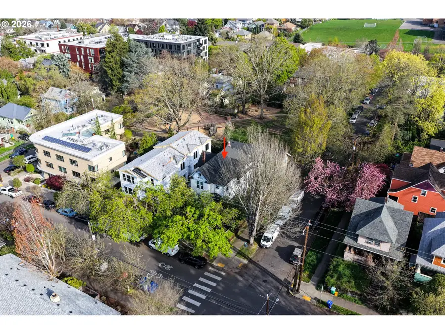 2735 SE Clinton St, Portland, OR 97202 - #3