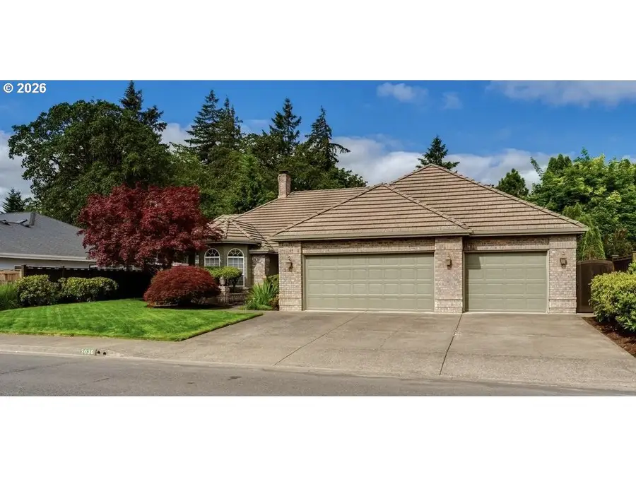 3030 Metolius Dr, Eugene, OR 97408 - #2