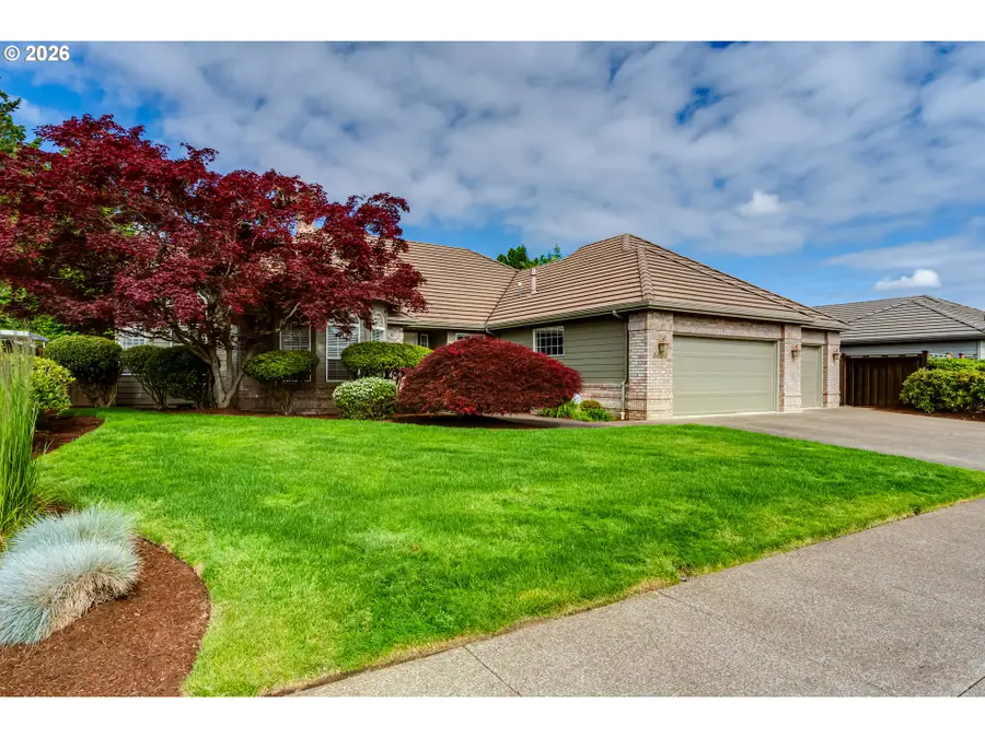3030 Metolius Dr, Eugene, OR 97408 - #3