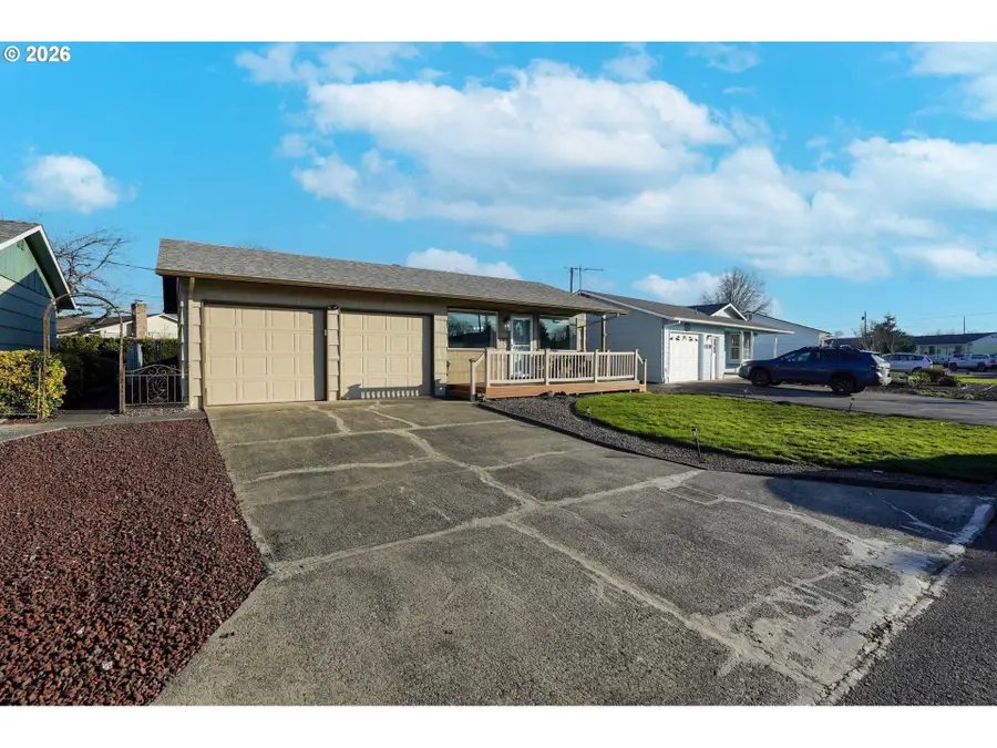 1740 Jansen Way, Woodburn, OR 97071 - Image #2