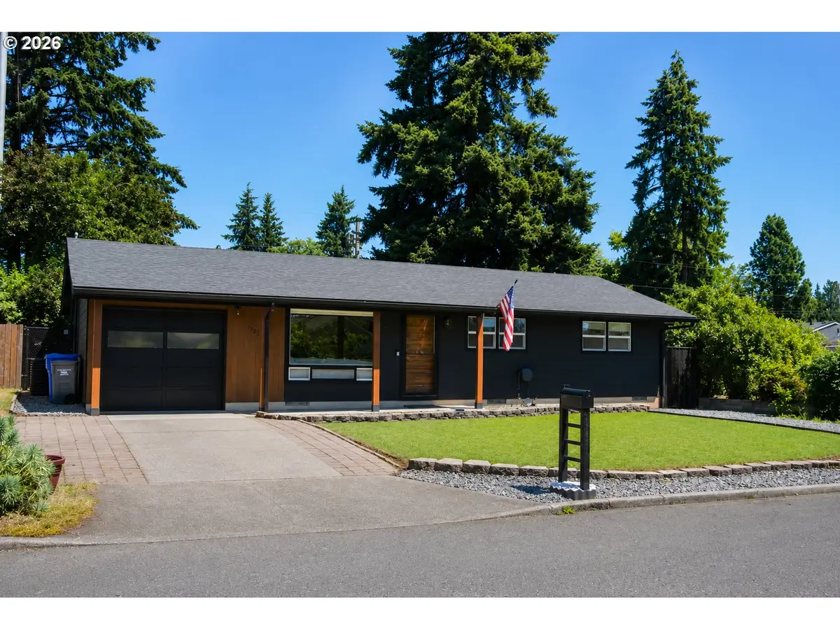 13611 SE Lincoln Ct, Portland, OR 97233 - #1