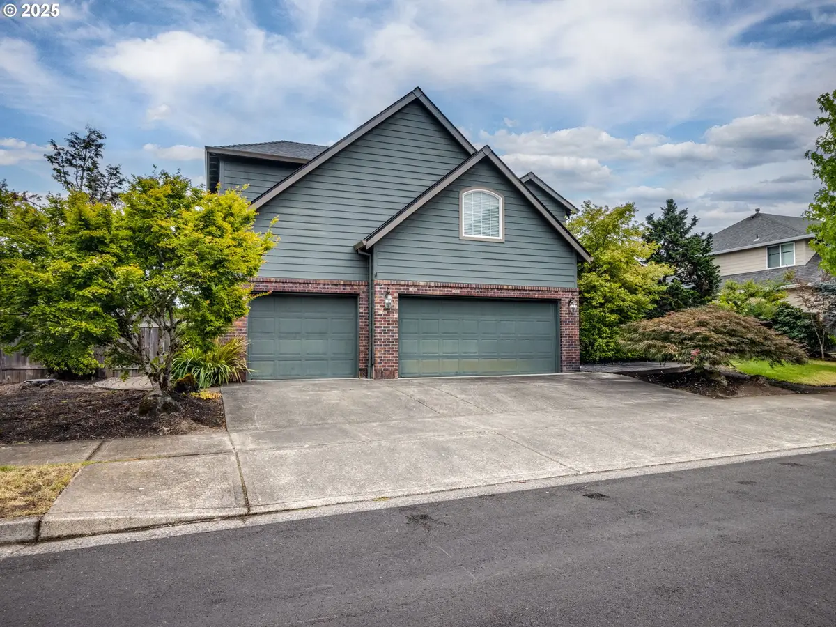 2868 NE Charlois Dr, Hillsboro, OR 97124 - Image #1