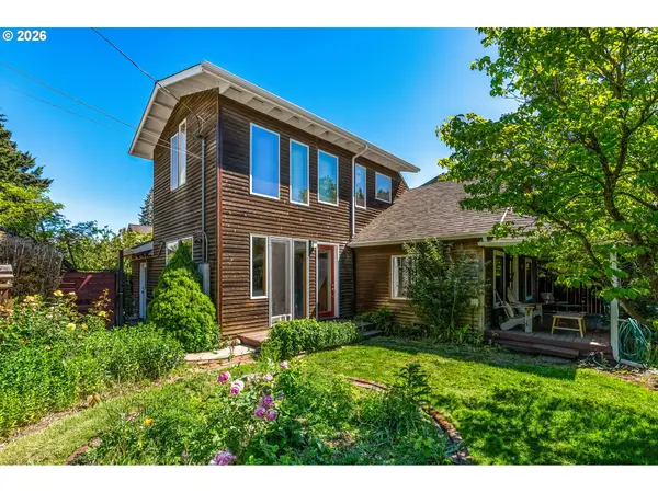 1714 B St, HoodRiver, OR 97031