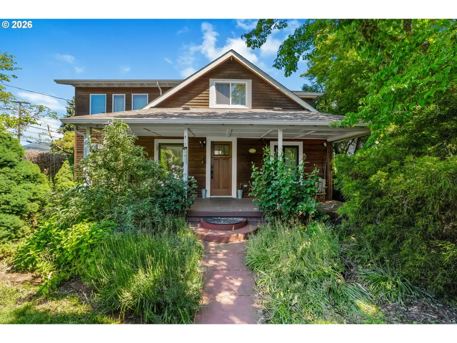 1714 B St, Hood River, OR 97031 - #3
