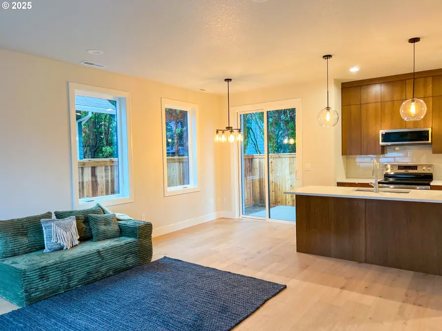 6906 SE Brooklyn St, Portland, OR 97206 - Image #2