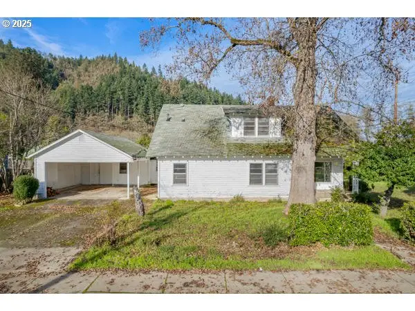 412 Gardner Ave, Drain, OR 97435