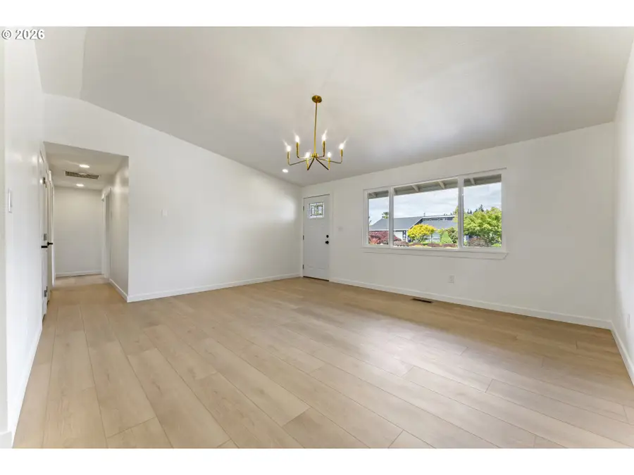 211 NW 103rd St, Vancouver, WA 98685 - #3