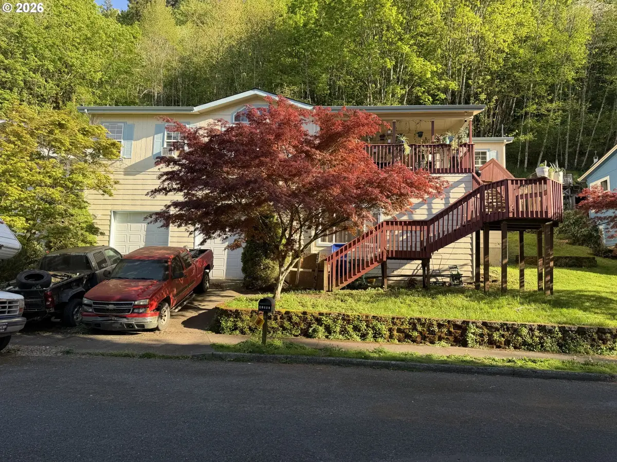 15216 SE Gladstone St, Portland, OR 97236 - #1
