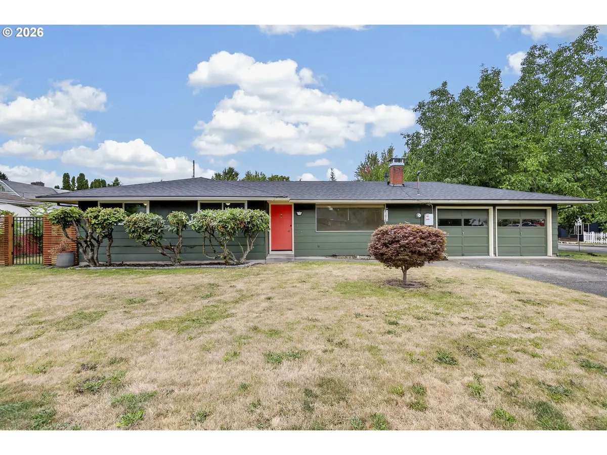3210 SE Sherrett St, Milwaukie, OR 97222 - #1