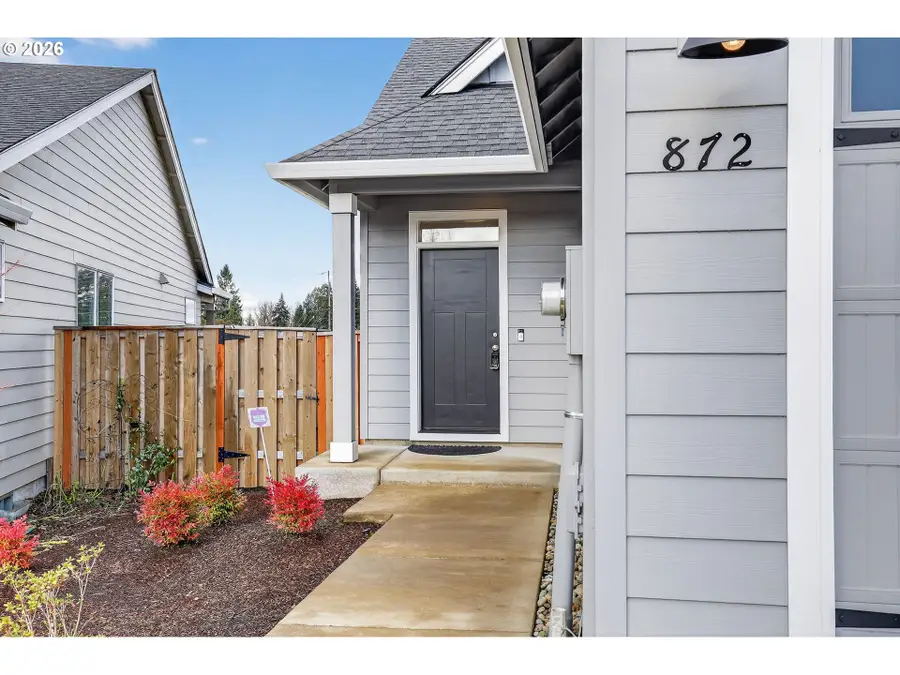 872 Laurel Pl, Silverton, OR 97381 - #2