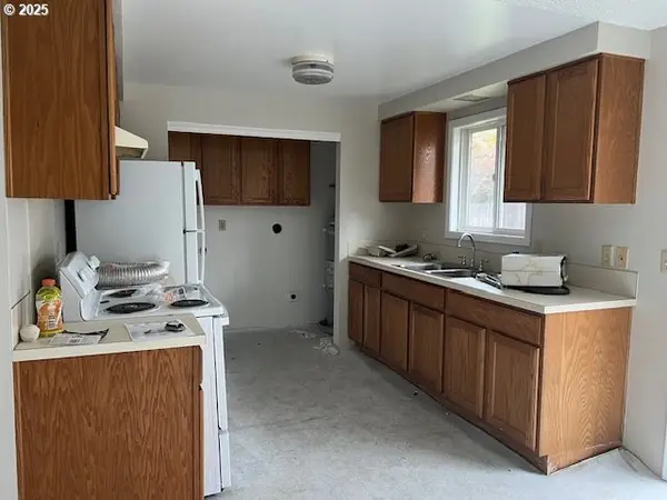 19805 SW Rock Rd, Beaverton, OR 97003